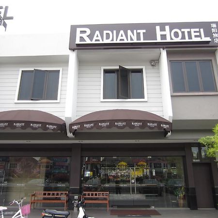Radiant Hotel Sitiawan Exterior photo