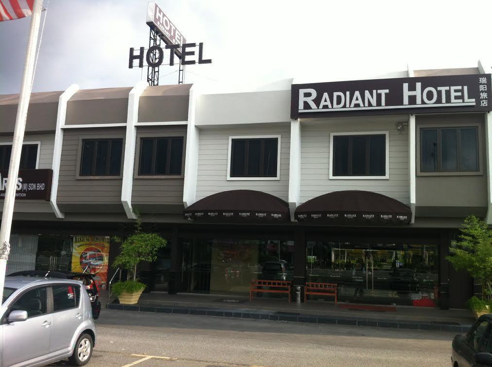 Radiant Hotel Sitiawan Exterior photo